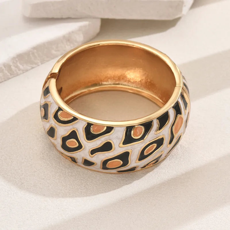Elegant Exaggerated Oversized Leopard Alloy Bangles