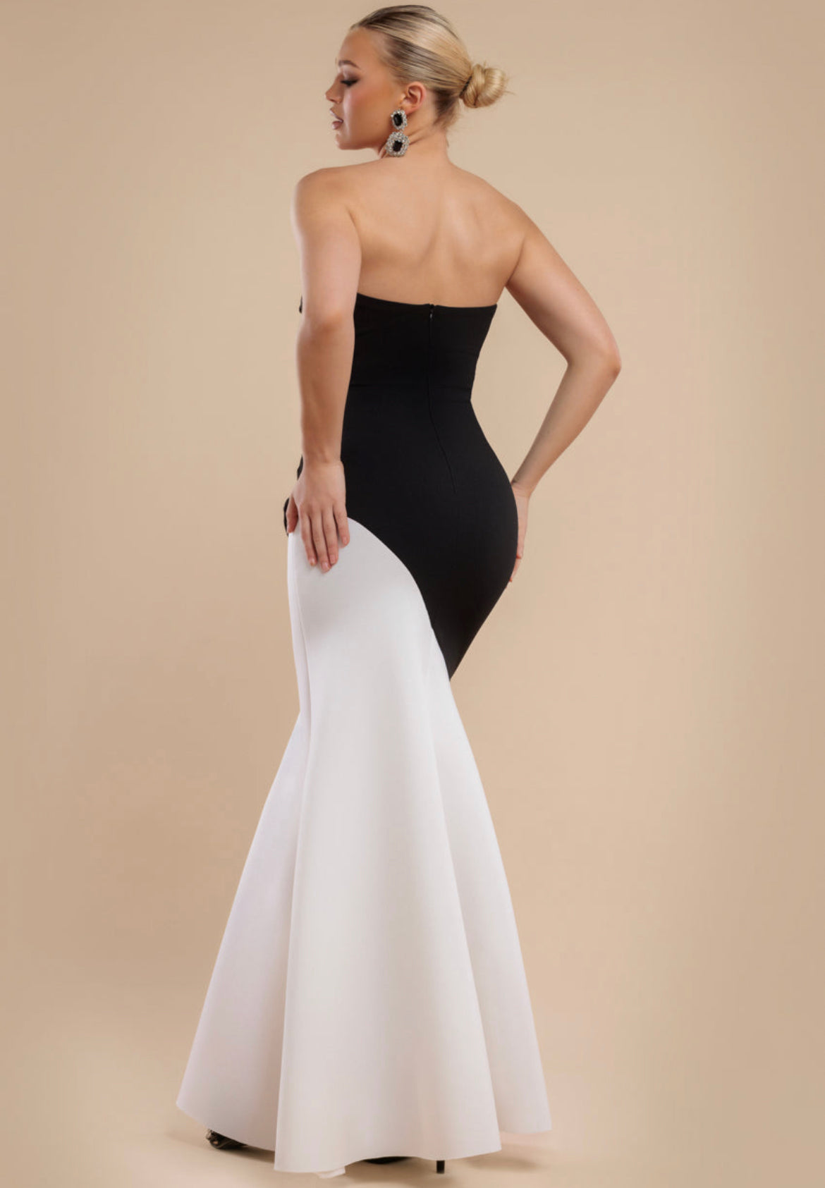 Sleeveless Mermaid Hem Monochrome Contrast Dress